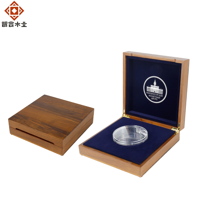 胡桃木金銀紀(jì)念幣木盒