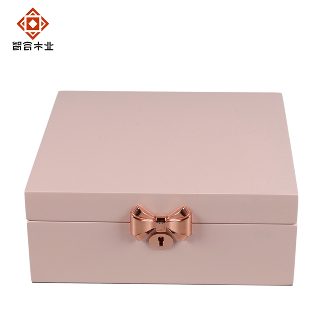 粉色高光珠寶首飾木盒